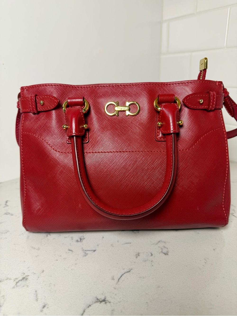 Salvatore Ferragamo Red Saffiano Leather Batik Tote Bag Gancini